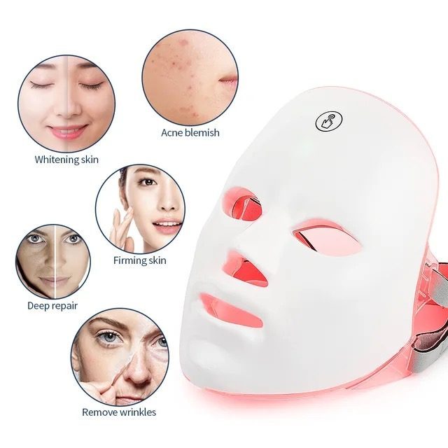Frame from the ad for 7-in-1 LED light therapy face mask